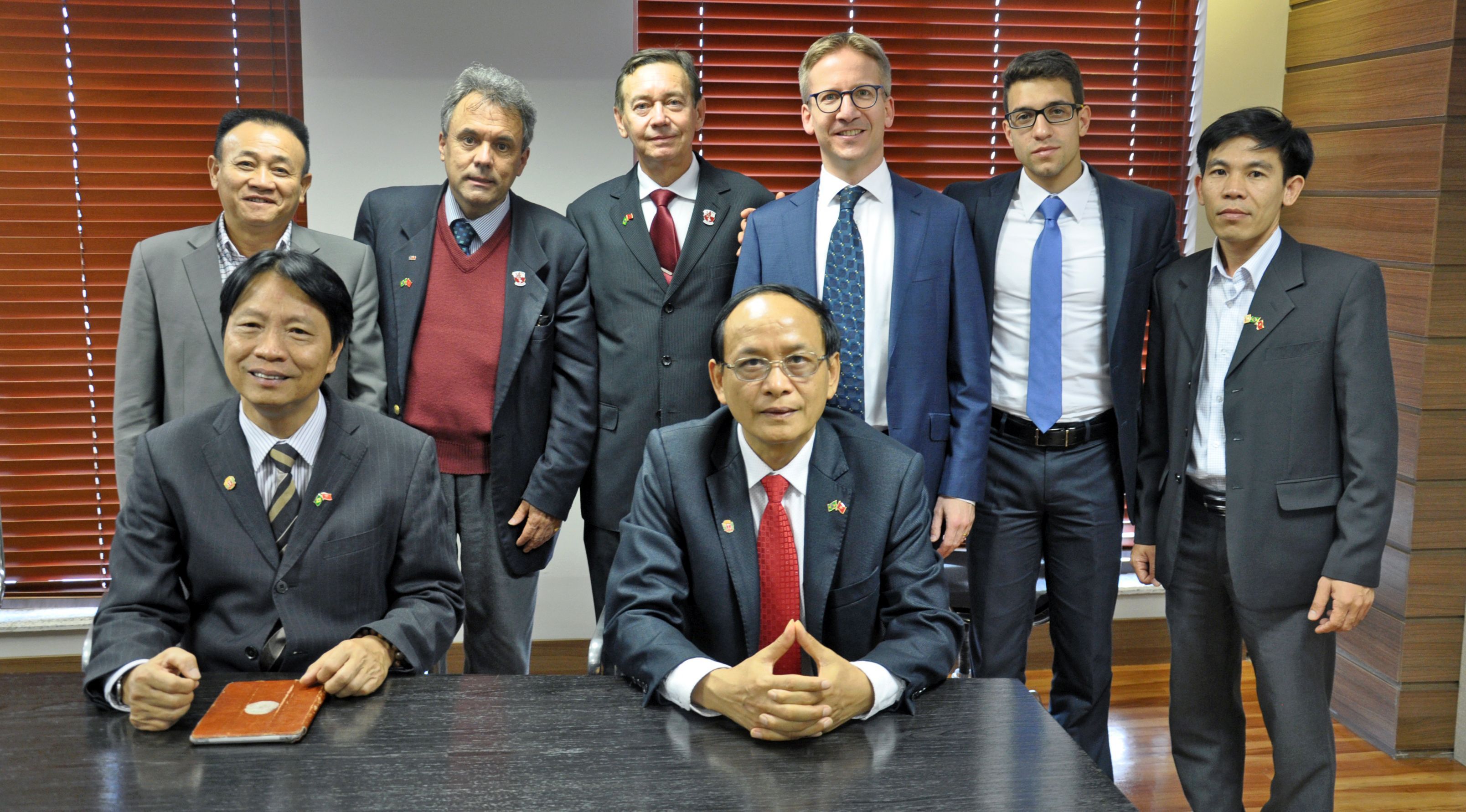 Missão do Vietnã e Kürten com os executivos da JMalucelli Missão do Vietnã e Kürten com os executivos da JMalucelli