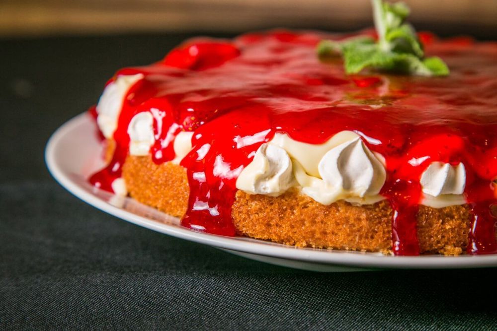Mas a tenta&ccedil;&atilde;o s&atilde;o mesmo as sobremesas, como tortas, bolos e mousses (Divulga&ccedil;&atilde;o/Thermas Piratuba)
