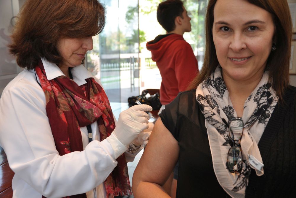 Campanha de 2015 imunizou dezenas de associados e dependentes contra a doen&ccedil;a (Bebel Ritzmann)