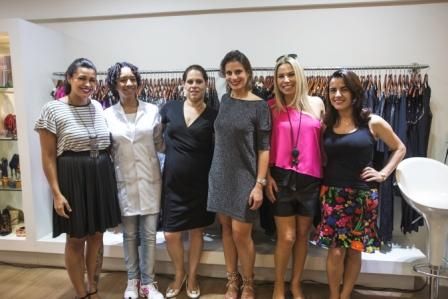 A fotógrafa Rhayssa Guimarães, a massoterapeuta Karine Gomes, a sócia-proprietária da Lemon Cream Fernanda Carvalho, a empresária e consultora de imagem Roberta Libardi, proprietária da Wish; a jornalista Isabela França e Hellen Priscila - Crédito: Rhayssa Guimaraes Fotografia