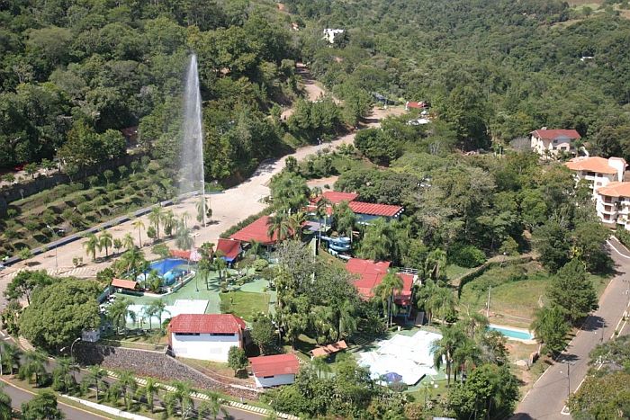 Chafariz de &aacute;gua natural de Piratuba encanta os turistas que visitam cidade (Divulga&ccedil;&atilde;o)