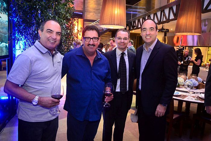 Mounir Chaowiche (presidente da Sanepar), Carlos Massa (acionista do Grupo Massa), Marcio Vilella (Secretário da Comunicação do Estado do Paraná), Ney Braga Alves (Diretor comercial da Rede Massa).