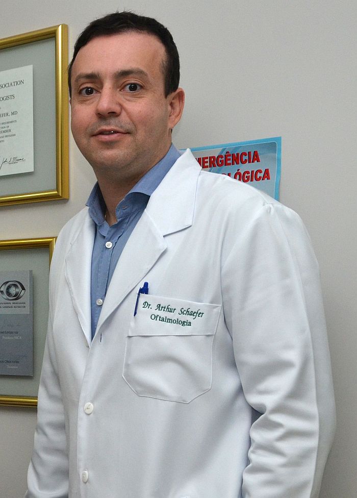 Dr. Arthur Schaefer, especialista da Cl&iacute;nica Schaefer, de Curitiba (Divulga&ccedil;&atilde;o)