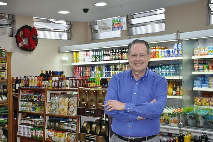 Heitor C&ocirc;rtes Netto recebe apaixonados por caf&eacute; na Saint Germain Princesa Isabel (Tatiana de Oliveira)