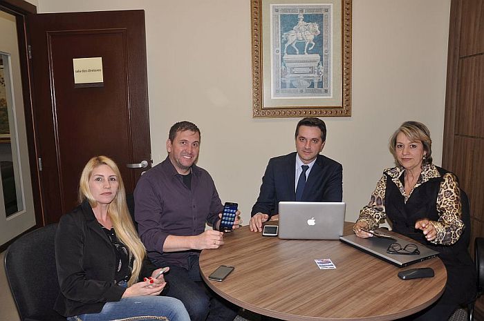 Representantes da MK Comunicações e diretores da CAA-PR (Gisele Rossi)