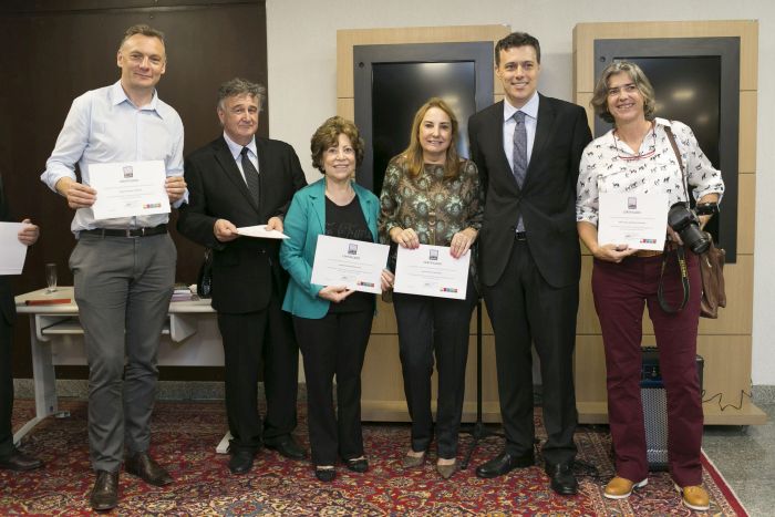Marcelo Conrado, Osmar Carboni, Miriam Curi, Ana Ribas, Luiz Vardanega e Bebel - Foto: Divulgação Marcelo Conrado, Osmar Carboni, Miriam Curi, Ana Ribas, Luiz Vardanega e Bebel - Foto: Divulgação
