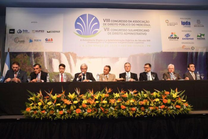 Mesa da solenidade de abertura dos congressos do IPDA - Foto: Bebel Ritzmann