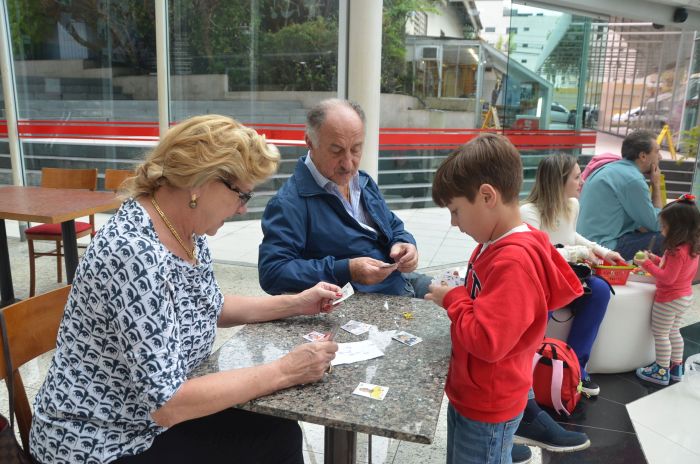 Quer trocar figurinhas da Copa vai no Novo Batel - Foto: Ana Maria Ferrarini