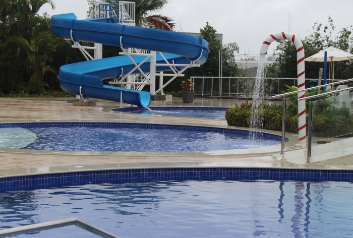 Piscina comporta 500 mil litros de água - Foto: Divulgação