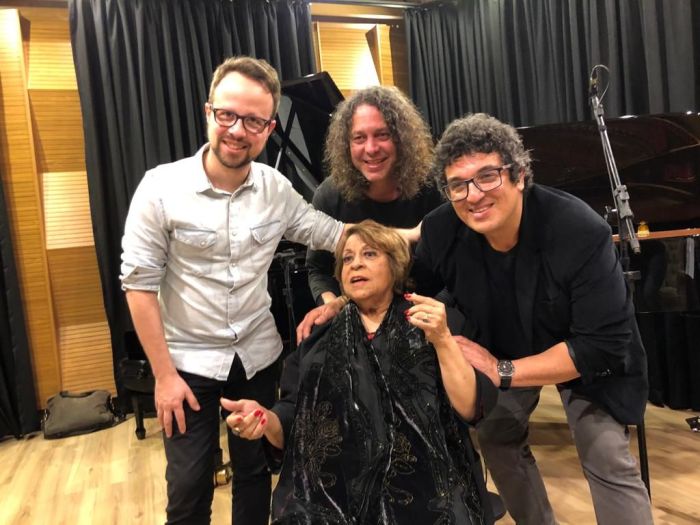 Cariguá Trio e a cantora Leny Andrade - Foto: Divulgação Cariguá Trio e a cantora Leny Andrade - Foto: Divulgação