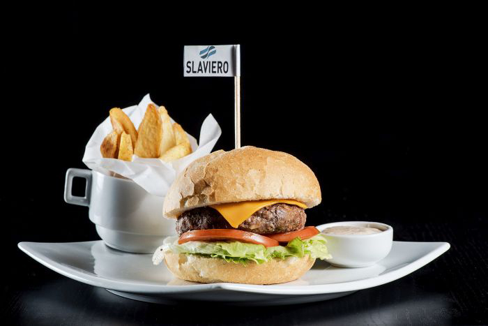 Classic Burguer - Foto: Divulgação Classic Burguer - Foto: Divulgação