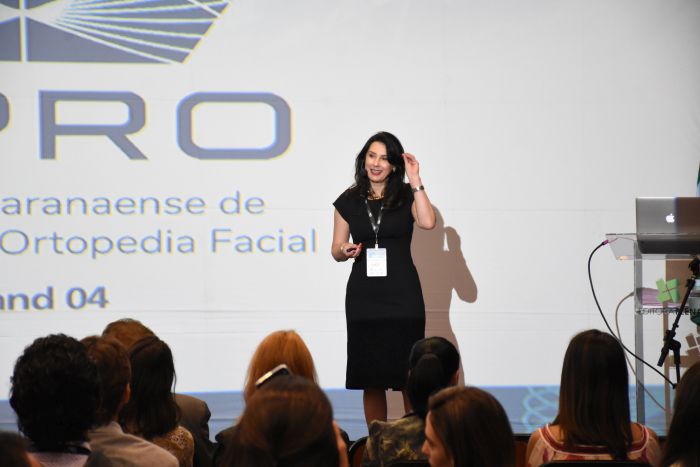 Isabela Shimizu apresentou novidades em recursos ortodônticos - Foto: Bebel Ritzmann Isabela Shimizu apresentou novidades em recursos ortodônticos - Foto: Bebel Ritzmann