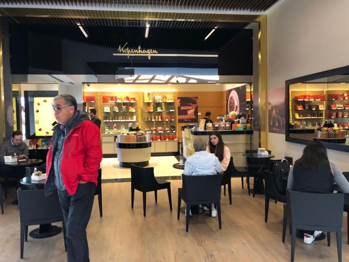 Loja tem espaço para acomodar clientes também na área interna - Foto: Bebel Ritzmann Loja tem espaço para acomodar clientes também na área interna - Foto: Bebel Ritzmann