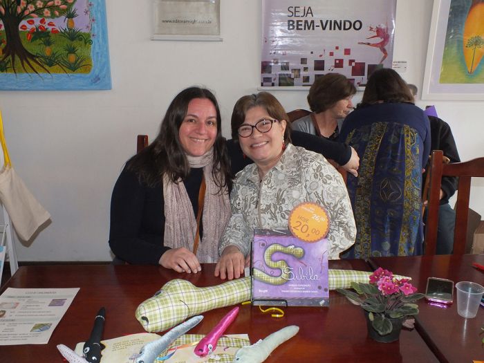 Ilustradora Ingrid Osternack e a autora Marilza Conceição - Foto: Divulgação Ilustradora Ingrid Osternack e a autora Marilza Conceição - Foto: Divulgação