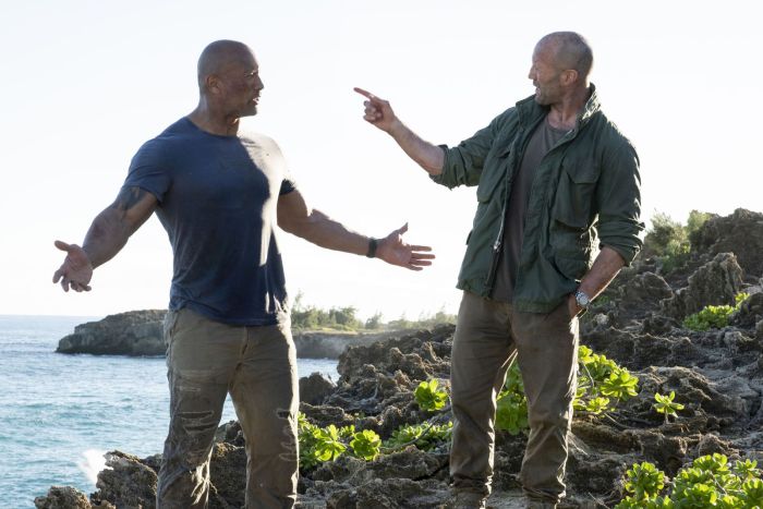 Atores Dwayne Johnson e Jason Statham em “Velozes e Furiosos” - Foto: Divulgação Atores Dwayne Johnson e Jason Statham em “Velozes e Furiosos” - Foto: Divulgação