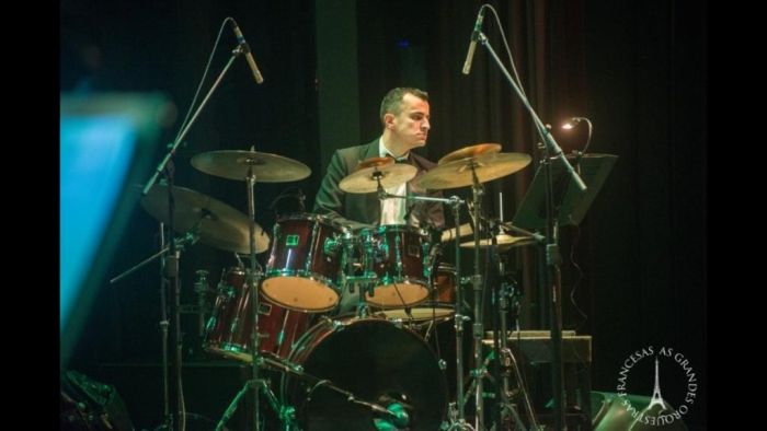O baterista Luis Rolim, do grupo Otávio Augusto Quarteto, que toca sexta na casa - Foto: Divulgação O baterista Luis Rolim, do grupo Otávio Augusto Quarteto, que toca sexta na casa - Foto: Divulgação