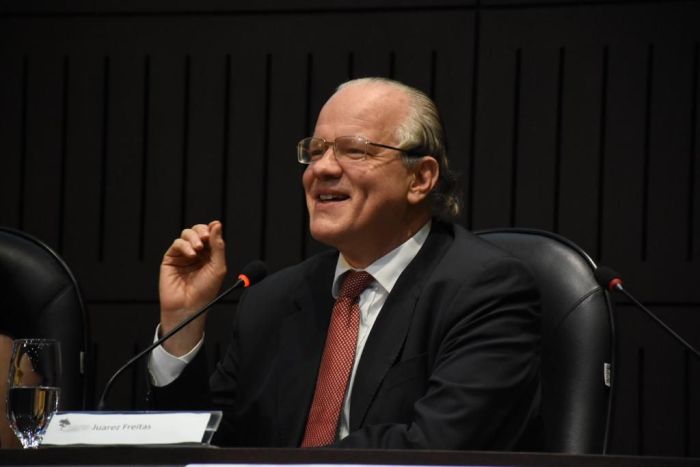 Professor Juarez Freitas - Foto: Bebel Ritzmann