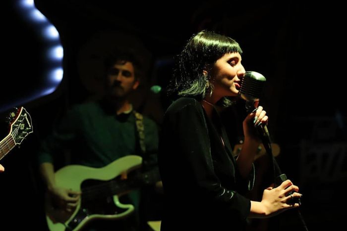 Jenni Moselo faz duas apresentações nessa semana no palco do Full Jazz - Foto: Divulgação Jenni Moselo faz duas apresentações nessa semana no palco do Full Jazz - Foto: Divulgação