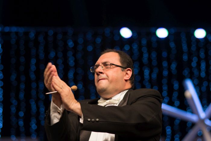 Neste ano, o concerto terá regência do maestro Alexandre Brasolim - Foto: Edna Froes Neste ano, o concerto terá regência do maestro Alexandre Brasolim - Foto: Edna Froes