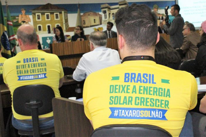 Empresários se manifestam contra a revisão proposta pela ANEEL na Câmara Municipal de Curitiba - Foto: Reprodução vereador Marcos Vieira Empresários se manifestam contra a revisão proposta pela ANEEL na Câmara Municipal de Curitiba - Foto: Reprodução vereador Marcos Vieira