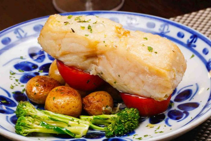 Bacalhau com batatas ao murro - Foto: Divulgação Bacalhau com batatas ao murro - Foto: Divulgação