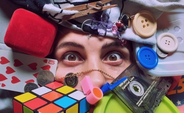 Espetáculo mostra um lugar inusitado que guarda coisas perdidas - Foto: Divulgação Espetáculo mostra um lugar inusitado que guarda coisas perdidas - Foto: Divulgação