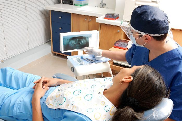 Ir ao dentista com periodicidade e manter a saúde bucal são medidas necessárias para prevenir doenças - Foto: Pixabay Ir ao dentista com periodicidade e manter a saúde bucal são medidas necessárias para prevenir doenças - Foto: Pixabay