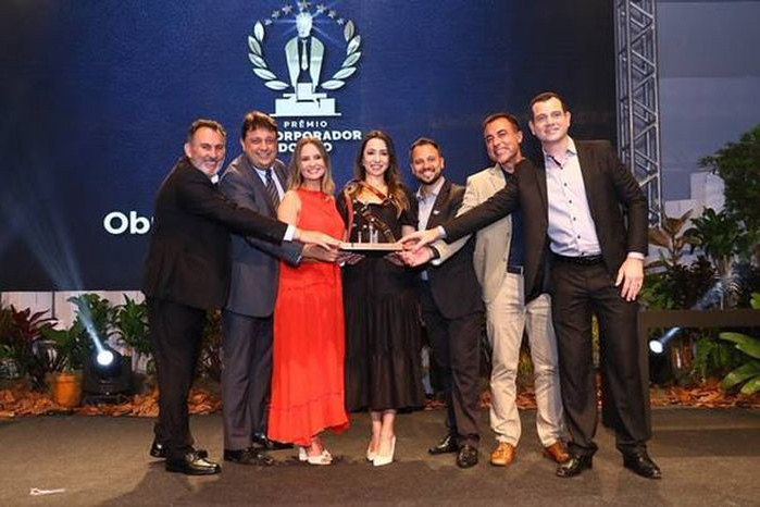 Amarildo Lorente, Bruno Ribeiro, Aline Nadolny, Jessica Antunes, Rafael Bellei, Murillo Lupion e Luigui Francisquini, da equipe de executivos da Prestes Construtora, na premiação da Ademi-PR - Foto: Ademi-PR Amarildo Lorente, Bruno Ribeiro, Aline Nadolny, Jessica Antunes, Rafael Bellei, Murillo Lupion e Luigui Francisquini, da equipe de executivos da Prestes Construtora, na premiação da Ademi-PR - Foto: Ademi-PR