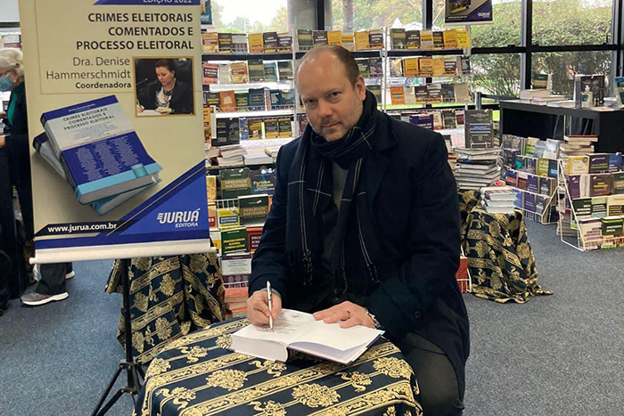 Um dos autores, advogado Gustavo Kfouri - Foto: Divulgação Um dos autores, advogado Gustavo Kfouri - Foto: Divulgação